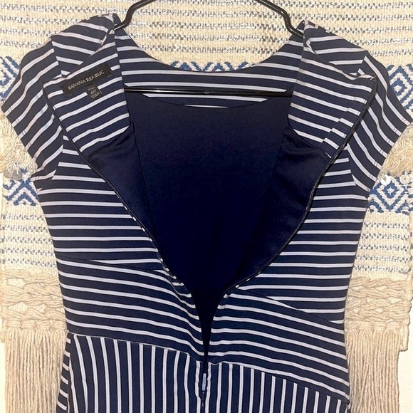 Banana Republic  Short Sleeve Sheath Petite Stripe Dress - Picture 8 of 10